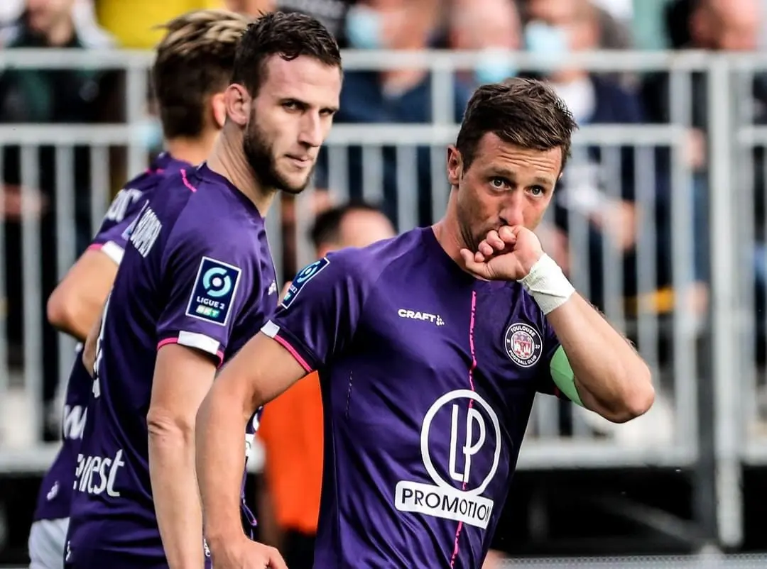 法国杯倒计时；法兰克福国际比赛日队长鼓劲；细节引发关注；目标明确；赛程密集仍需轮换